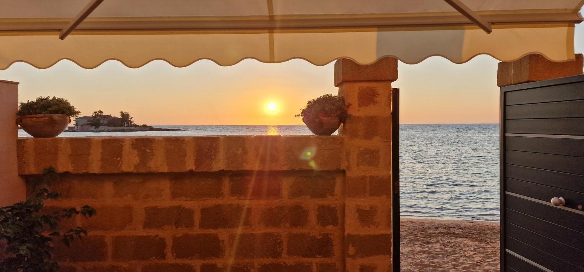 La Casa Sulla Spiaggia Marzamemi Exterior photo